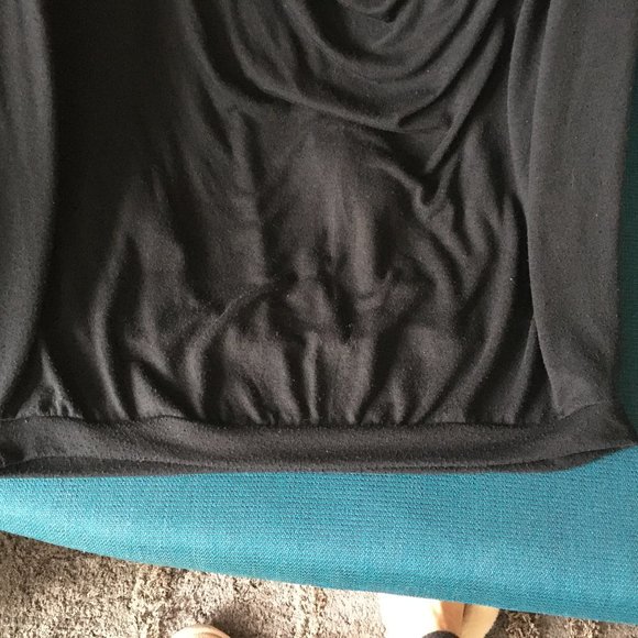 Black Market Voluminous Top - Picture 8 of 8